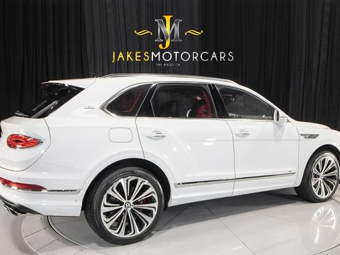 Used 2022 Bentley Bentayga image 10
