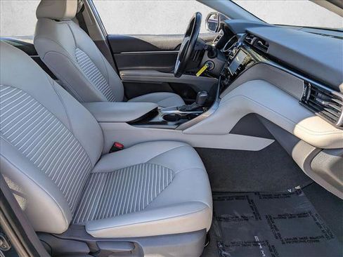 Used 2020 Toyota Camry SE image 20