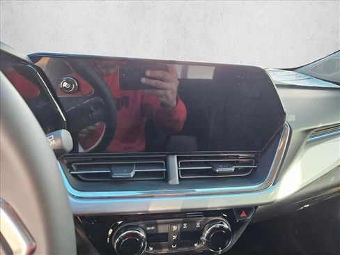 New 2026 Chevrolet Trax LT w/ Driver Confidence Package image 15