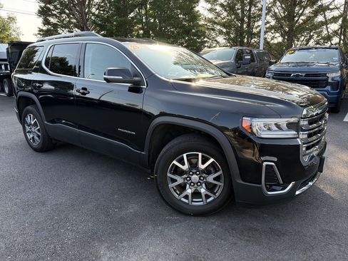 Used 2023 GMC Acadia SLT AWD/4WD image 2