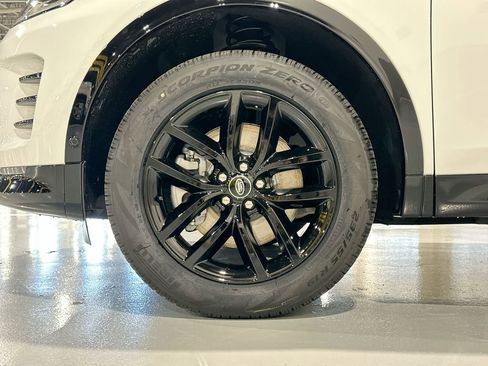 New 2026 Land Rover Discovery Sport Landmark image 5