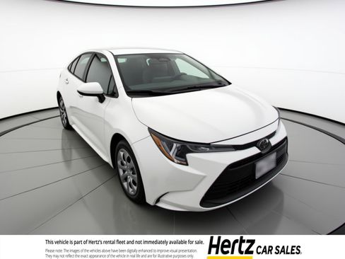 Used 2025 Toyota Corolla LE FWD image 1