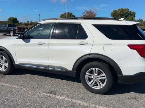 Used 2022 Ford Explorer XLT w/ Equipment Group 202A image 38