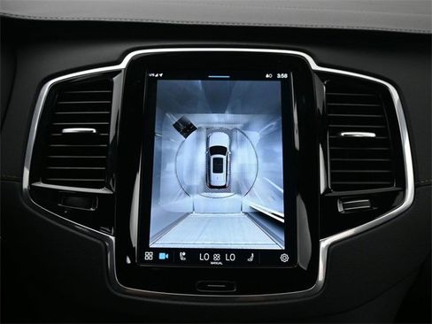 Used 2024 Volvo XC90 T8 Ultimate image 21