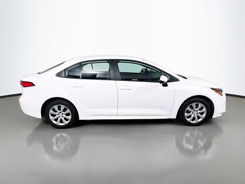 Used 2023 Toyota Corolla LE FWD image 3