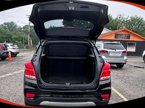 Used 2019 Chevrolet Trax LT w/ LT Convenience Package FWD image 5