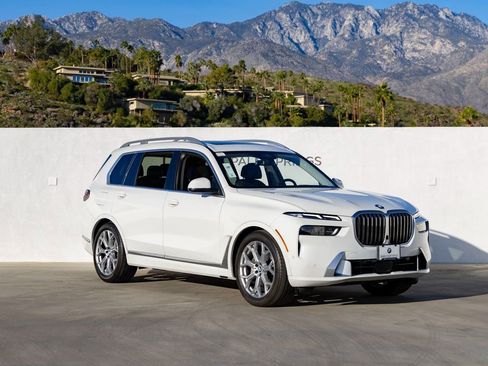 Certified 2023 BMW X7 xDrive40i w/ Climate Comfort Package AWD/4WD image 2