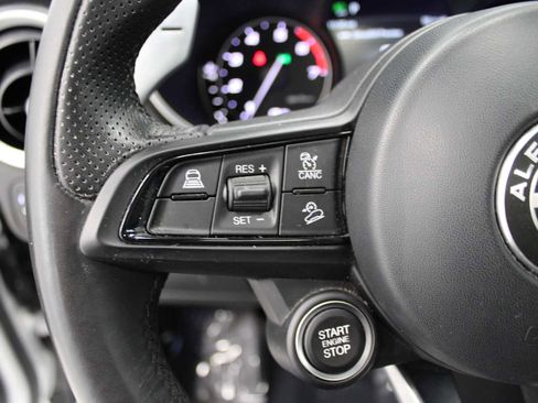 Used 2022 Alfa Romeo Stelvio Veloce image 21