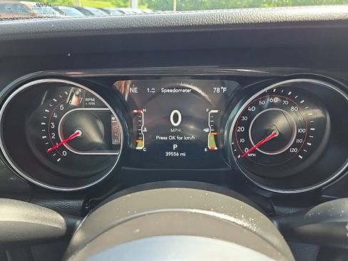 Used 2022 Jeep Wrangler Unlimited Rubicon w/ Trailer Tow Package AWD/4WD image 55