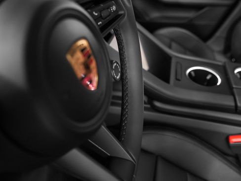 New 2025 Porsche Taycan image 34