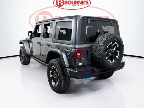 Used 2025 Jeep Wrangler Unlimited Rubicon 4xe w/ Convenience Group AWD/4WD image 7