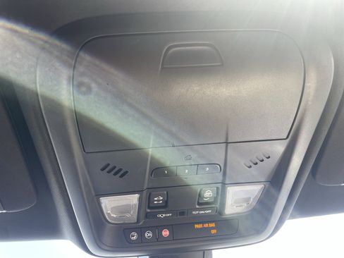 Used 2017 Cadillac XT5 Premium Luxury w/ Driver Assist Package AWD/4WD image 27