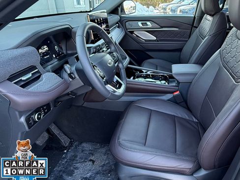 Used 2025 Ford Explorer Platinum w/ LUX Leather Package AWD/4WD image 2