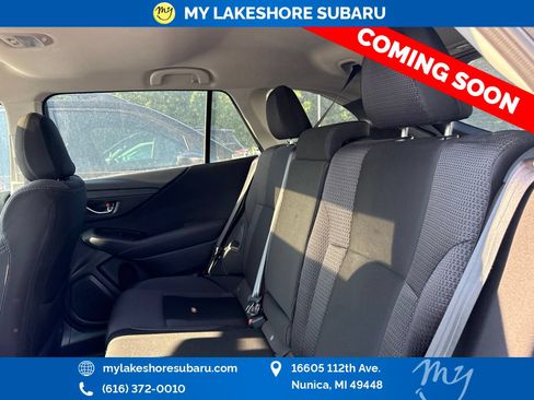 Used 2025 Subaru Outback Premium AWD/4WD image 12