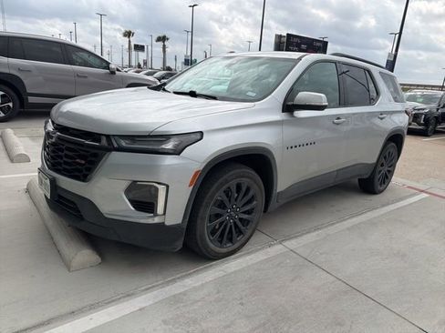 Used 2022 Chevrolet Traverse RS image 1