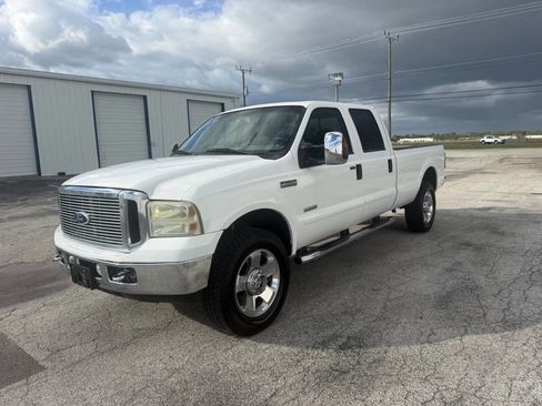 Used 2006 Ford F350 Lariat image 1