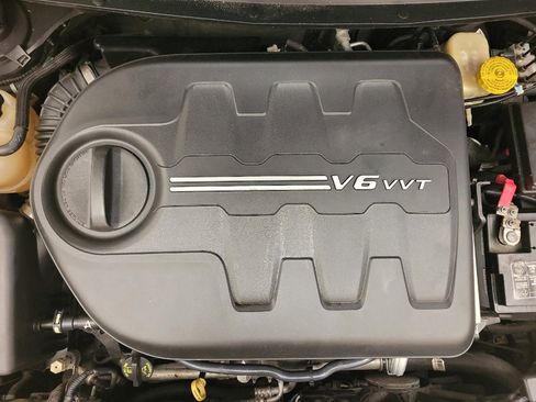 Used 2016 Jeep Cherokee Limited image 30