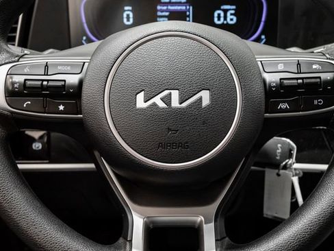 Certified 2025 Kia Sportage LX image 12