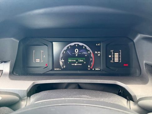 Used 2025 Toyota Tacoma SR5 AWD/4WD image 13