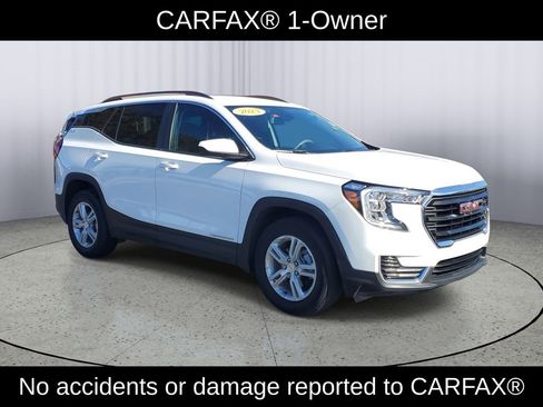 Used 2023 GMC Terrain SLE w/ Driver Convenience Package image 2