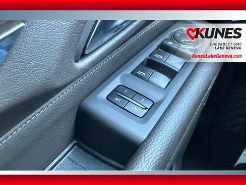 Used 2022 GMC Yukon Denali w/ Denali Premium Package image 57