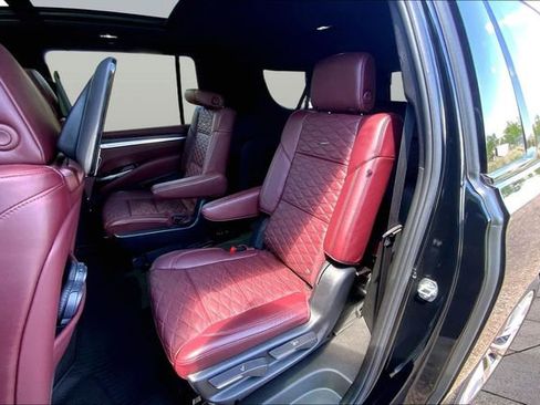 Used 2025 Cadillac Escalade ESV Premium Luxury w/ Touring Package AWD/4WD image 18