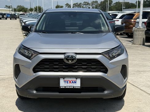 Used 2022 Toyota RAV4 LE FWD image 10