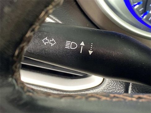 Used 2018 Chrysler Pacifica Touring-L image 19