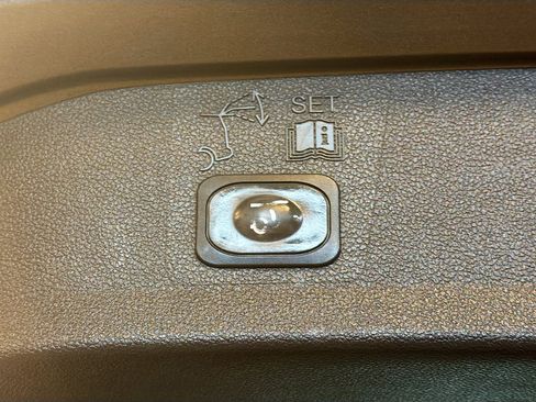 Used 2018 Ford Escape SEL image 29