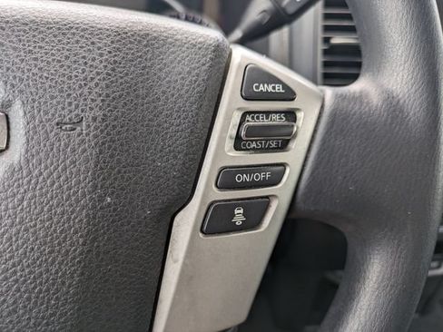 Used 2022 Nissan Titan SV RWD image 22