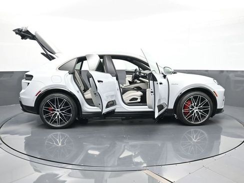 New 2025 Porsche Macan Turbo Electric image 38