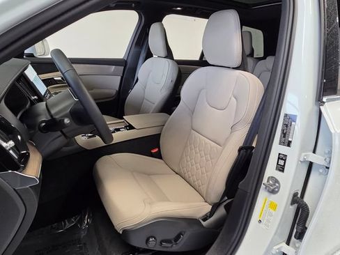 New 2026 Volvo XC90 T8 Plus w/ Protection Package Premier AWD/4WD image 8