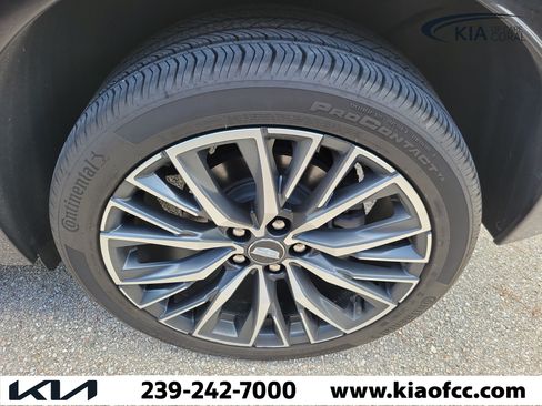 Used 2024 Cadillac XT4 Sport FWD image 7