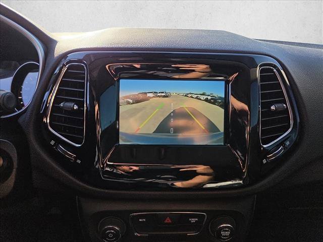 Used 2018 Jeep Compass Latitude w/ Popular Equipment Group FWD image 13