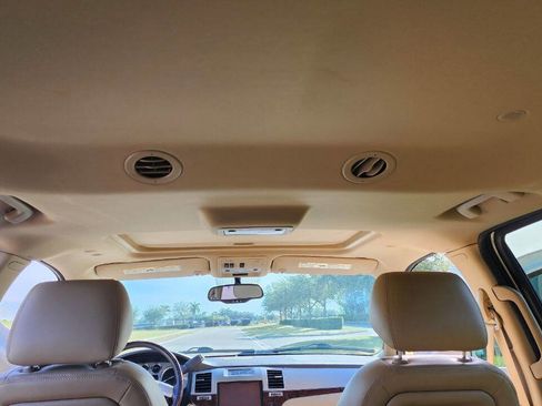 Used 2012 Cadillac Escalade Luxury image 42