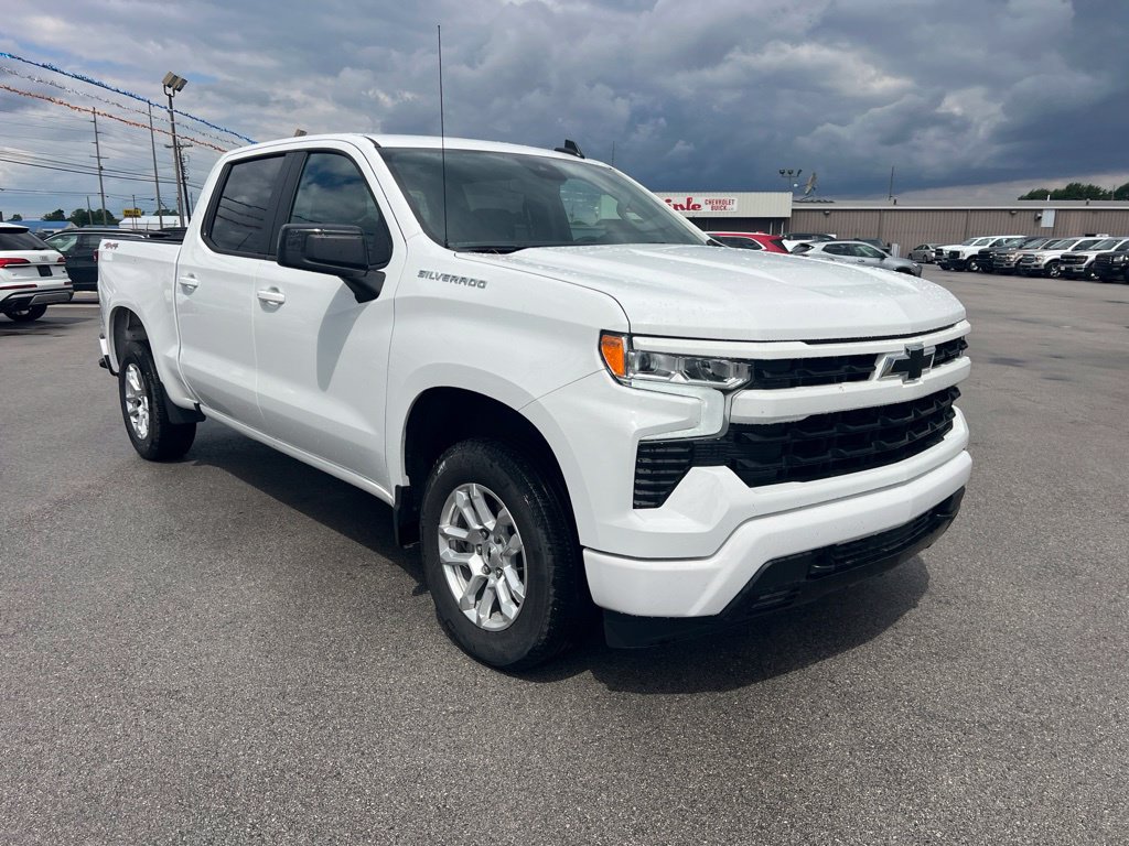 Used 2026 Chevrolet Silverado 1500 RST AWD/4WD image 2