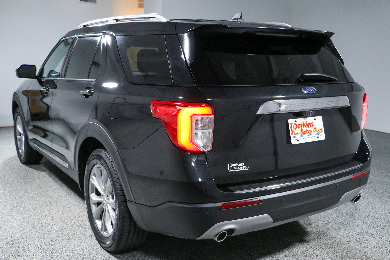 Used 2023 Ford Explorer Limited RWD image 9
