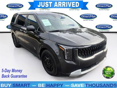 Used 2025 Kia Carnival