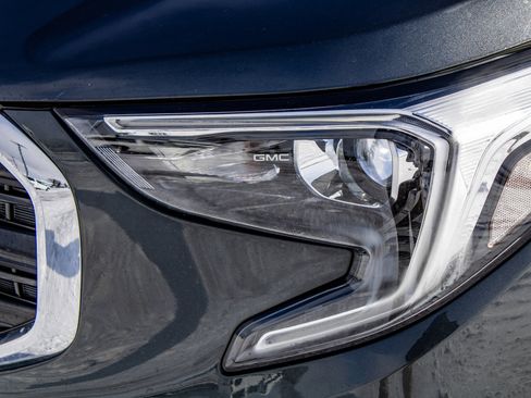 Used 2018 GMC Terrain SLE w/ Driver Convenience Package image 10