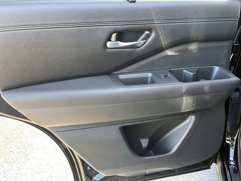Used 2025 Nissan Pathfinder Platinum w/ Cargo Package FWD image 21