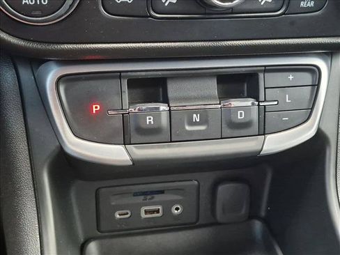 Used 2022 GMC Terrain SLT FWD image 12
