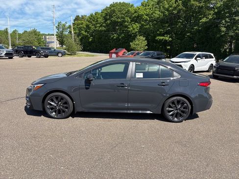 Used 2026 Toyota Corolla SE w/ SE Package FWD image 3