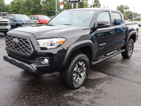 Used 2020 Toyota Tacoma TRD Off-Road AWD/4WD image 30