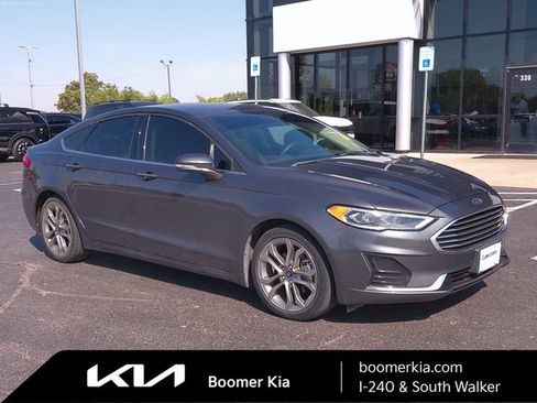 Used 2020 Ford Fusion SEL FWD image 4