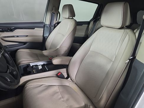 Used 2023 Honda Odyssey Elite image 14