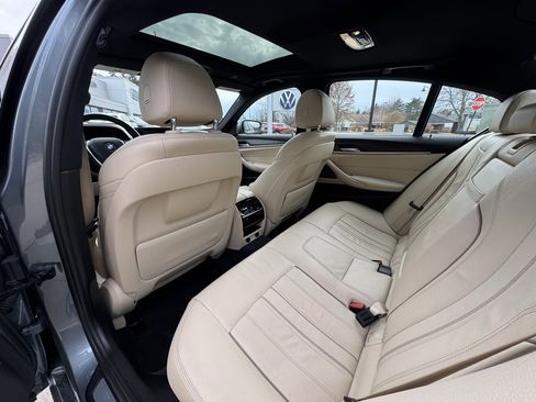 Used 2018 BMW 530e xDrive image 29