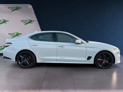 Used 2023 Genesis G70 3.3T w/ Sport Prestige Package image 9