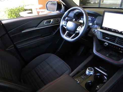 Used 2025 Ford Explorer ST-Line w/ Premium Package image 20