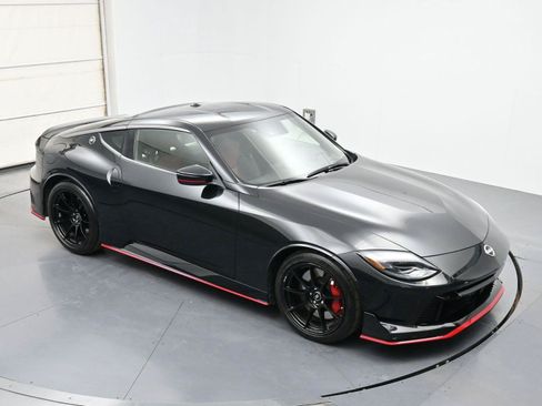 Certified 2024 Nissan Z NISMO w/ Floor Mat Package RWD image 39