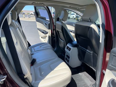 Used 2019 Ford Edge Titanium w/ Equipment Group 301A AWD/4WD image 15
